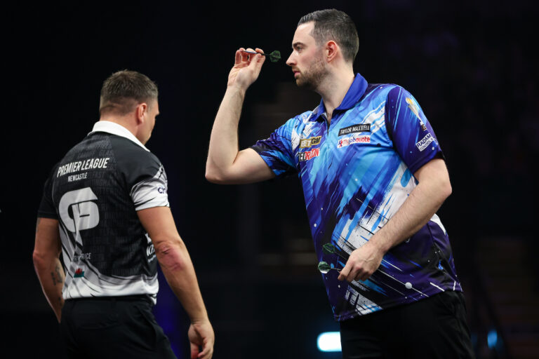 Luke Humphries in action