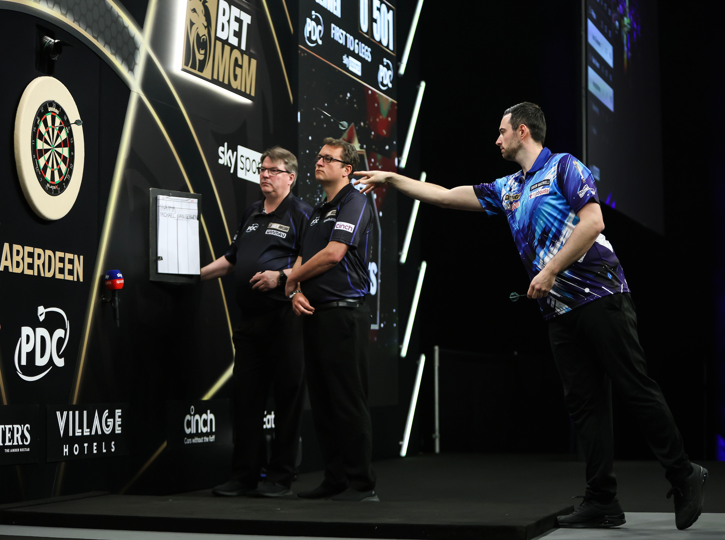 Luke Humphries am Dartboard