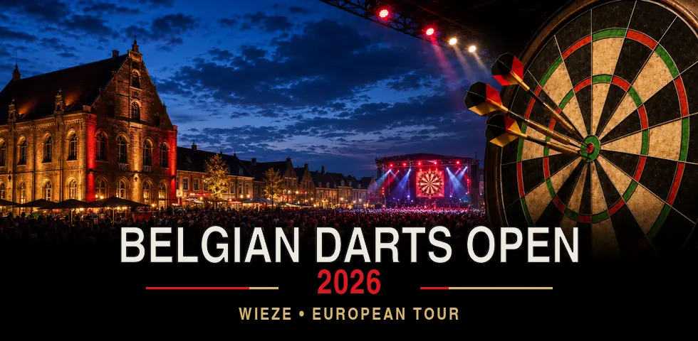 Belgian Darts Open 2026 in Wieze mit belgischer Abendkulisse, Turnierbühne und Dartscheibe.