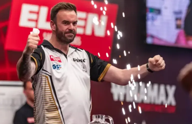 Ross Smith nach seinem Finalsieg bei der Hungarian Darts Trophy 2026