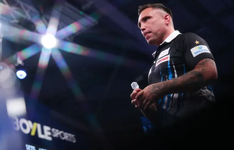 Gerwyn Price frustriert über Nathan Aspinall nach dem Halbfinale des World Grand Prix 2026