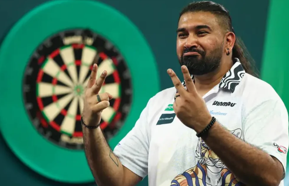 Nitin Kumar auf der PDC-Bühne